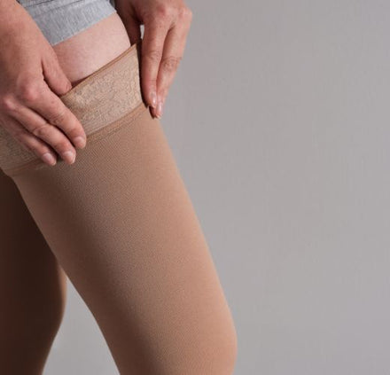 What are the Benefits of Compression Socks for Pregnancy? | Neeva Baby