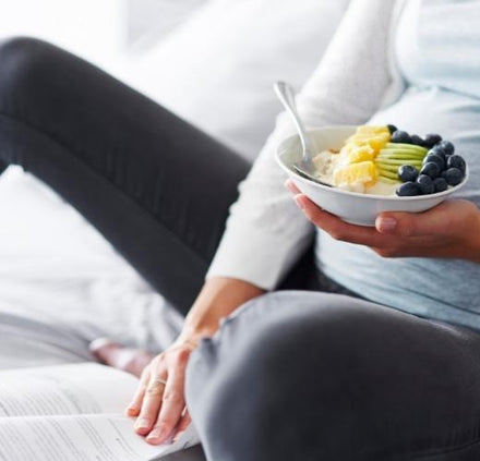 Eating delicious foods and snacks when pregnant